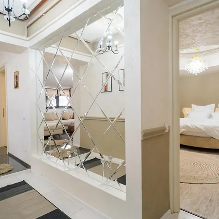 Mall - Elegant Residences Apartment *