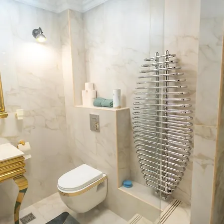 Mall - Elegant Residences Apartment *
