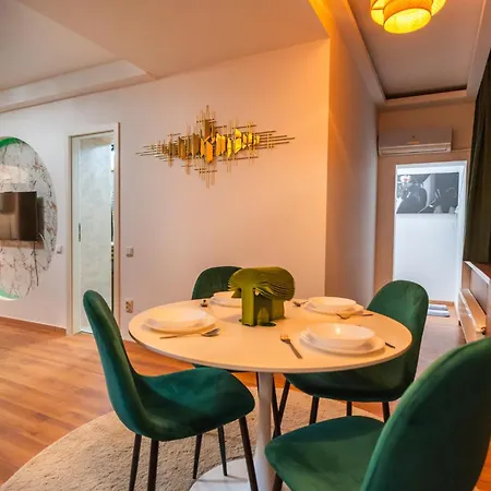 Mall - Elegant Residences *