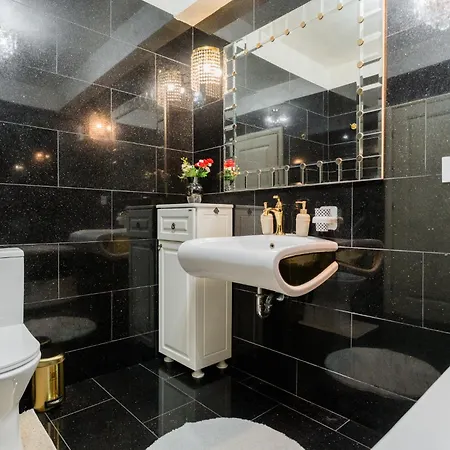 Mall - Elegant Residences Apartment