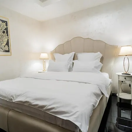 Mall - Elegant Residences *
