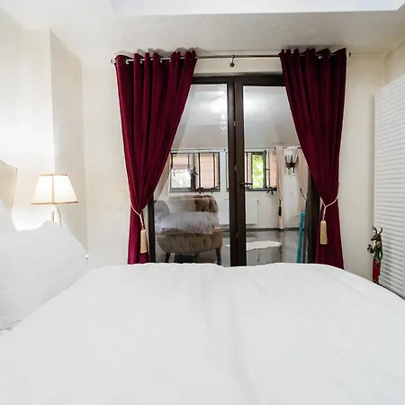 Mall - Elegant Residences